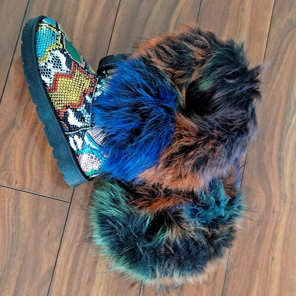 Boots - Picture 4 of 4